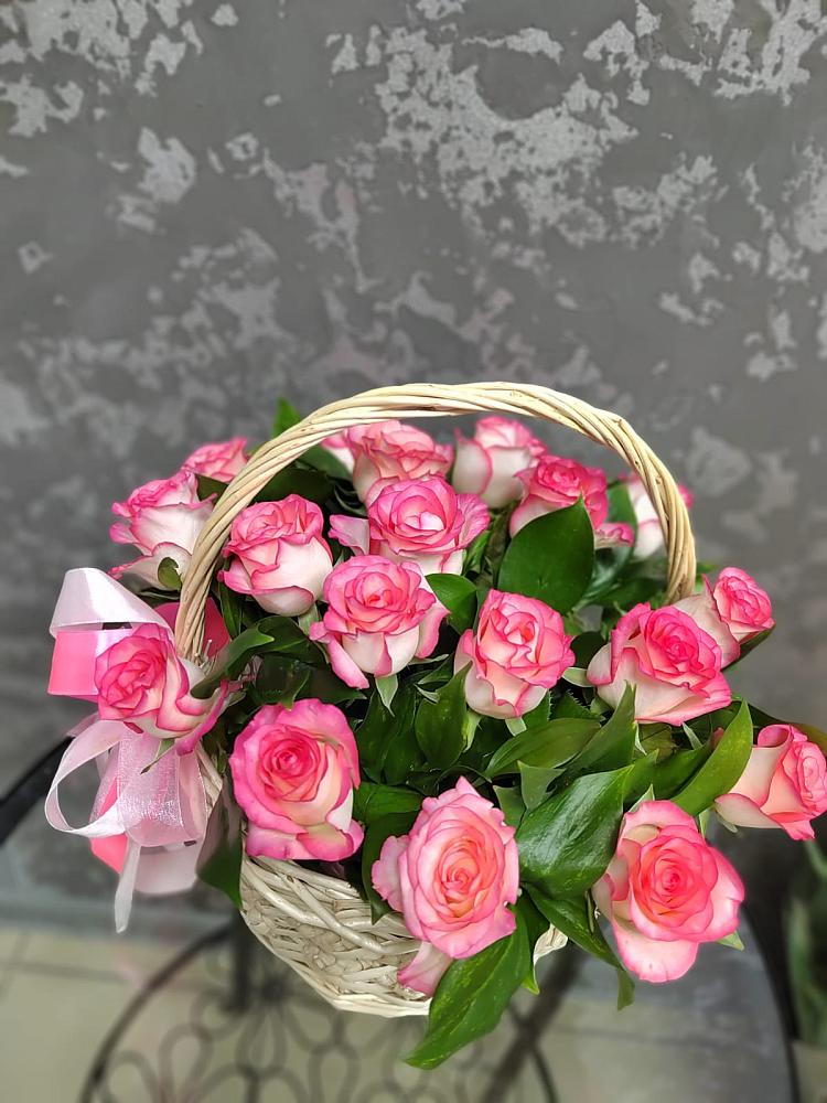 Цветочная композиция из Розы в корзине в Мишеронский