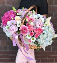 Цветочная композиция из Розы, Хризантемы, Пионы и Лизиантусы в корзине #REPLACE_PRED# Мишеронский