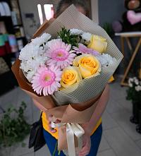 Букет цветов из:  Герберы, Розы и Хризантемы в Мишеронский