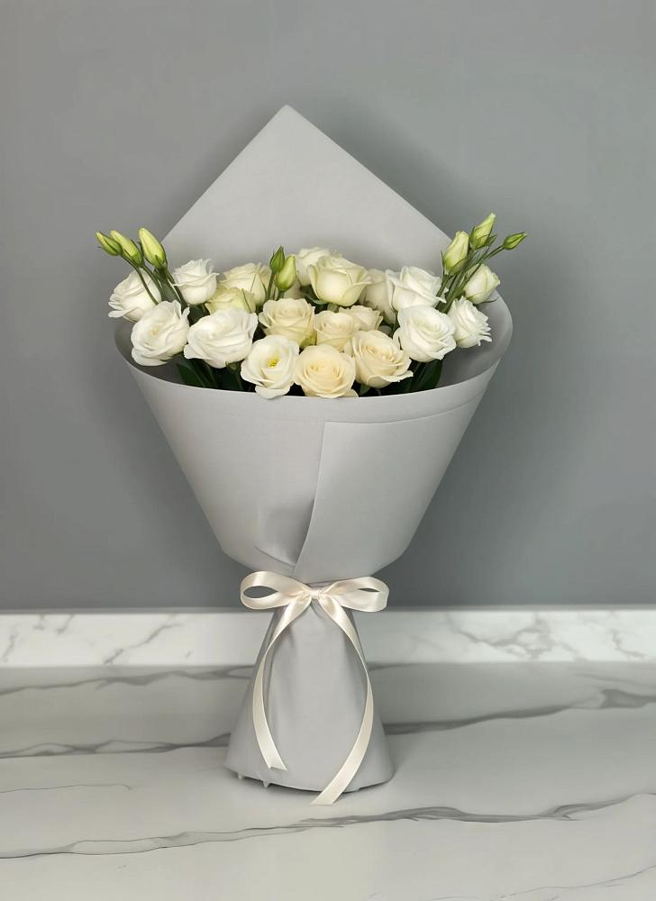 Букет цветов из: Розы и Лизиантусы в Мишеронский