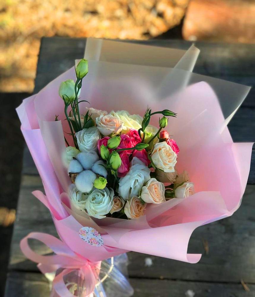 Букет цветов из: Розы и Лизиантусы в Мишеронский