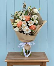 Букет цветов из:  Альстромерии, Лизиантусы, Розы и Хризантемы #REPLACE_PRED# Мишеронский