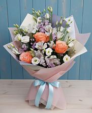 Букет цветов из:  Лизиантусы, Розы, Альстромерии и Гипсофила в Мишеронский