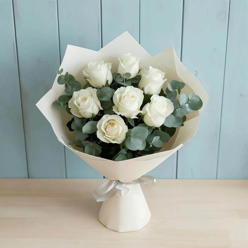 Букет Белые розы в Эвкалипте в Мишеронский