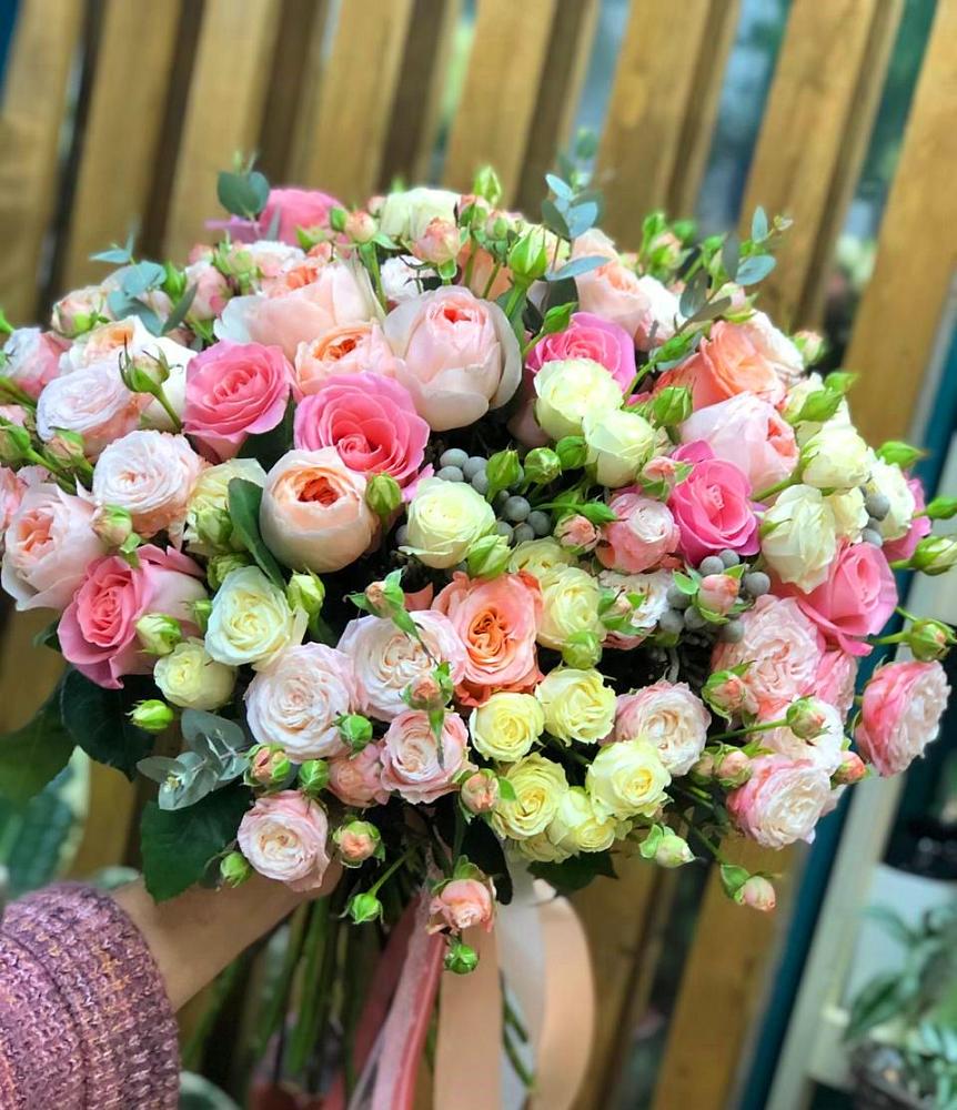 Букет цветов из: Розы в Мишеронский