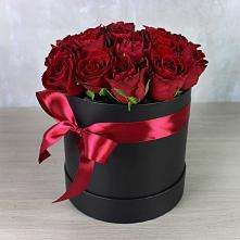Цветочная композиция из Розы в шляпной коробке в Мишеронский