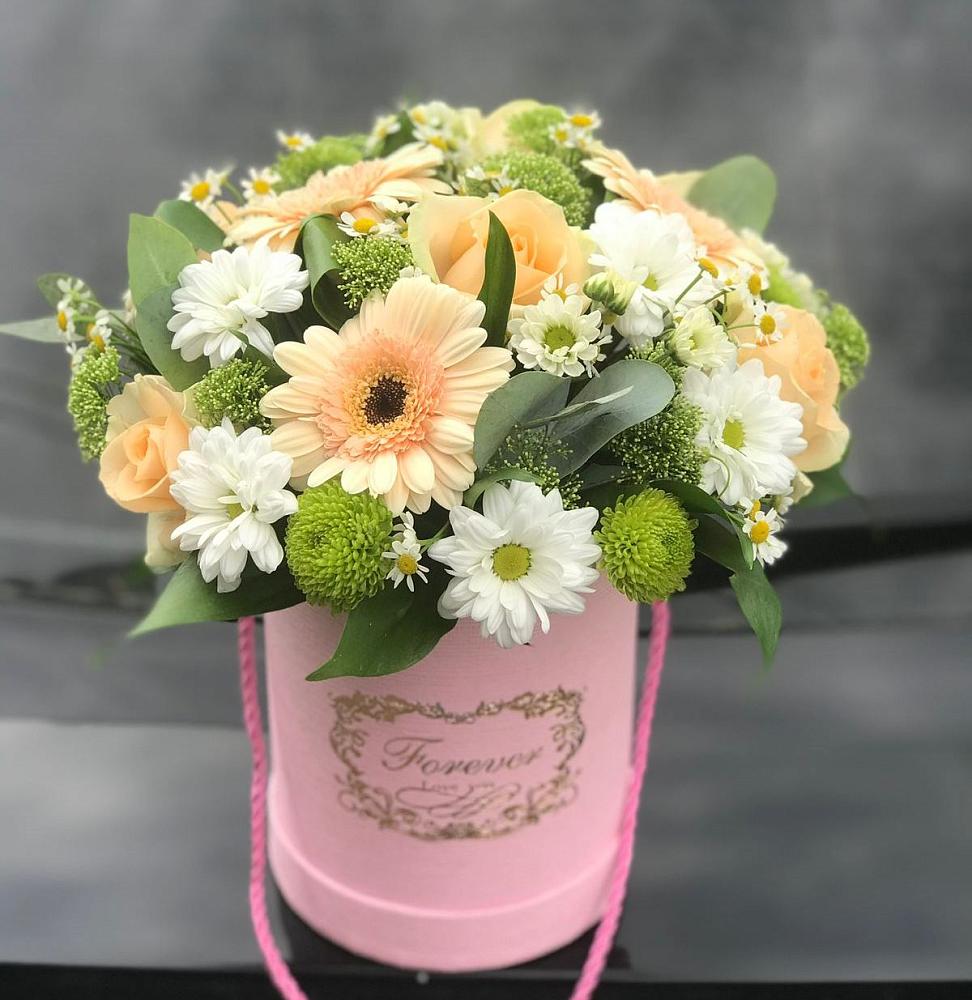 Цветочная композиция из Розы, Герберы и Хризантемы в шляпной коробке в Мишеронский