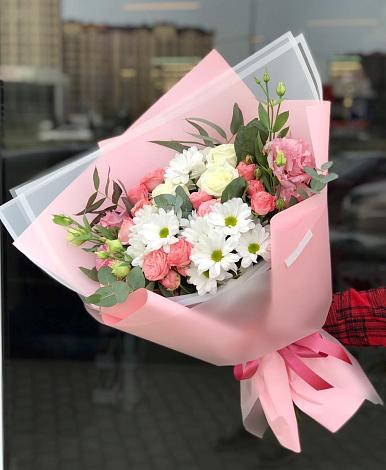 Букет цветов из: Розы, Лизиантусы и Хризантемы в Мишеронский