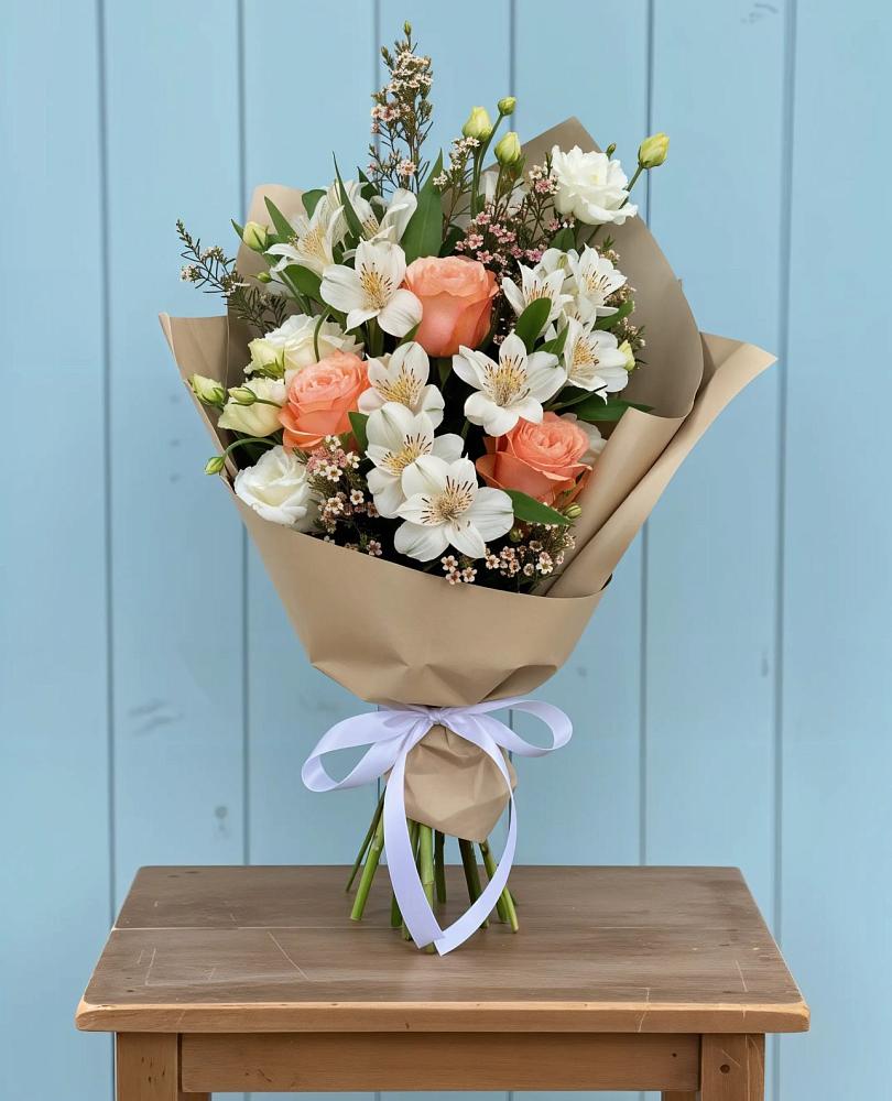 Букет цветов из: Альстромерии, Лизиантусы, Розы и Хризантемы в Мишеронский