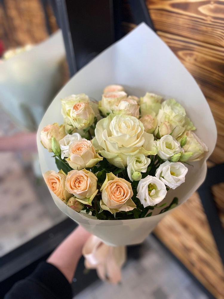 Букет цветов из: Розы и Лизиантусы в Мишеронский